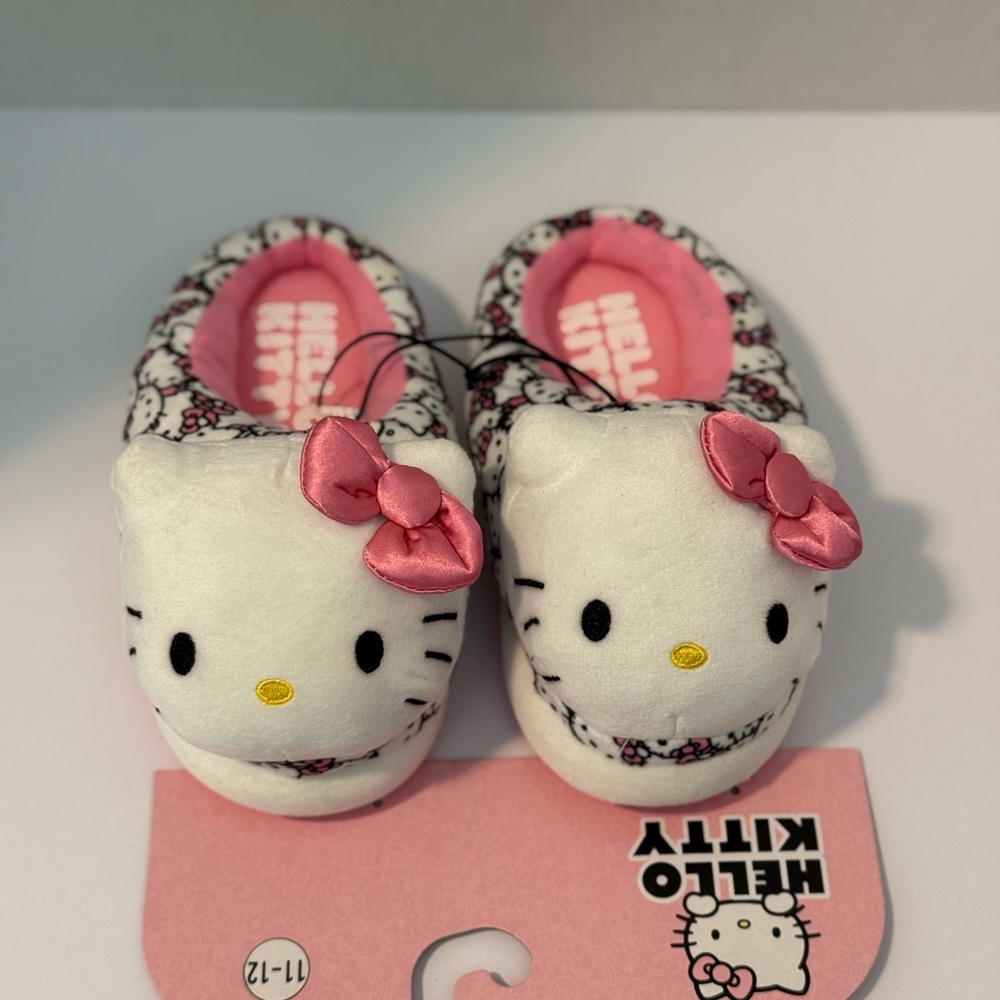 Hello Kitty Plush Slippers with Pink Accents